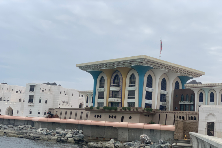 Muscat: Private Highlights the landmark of old town