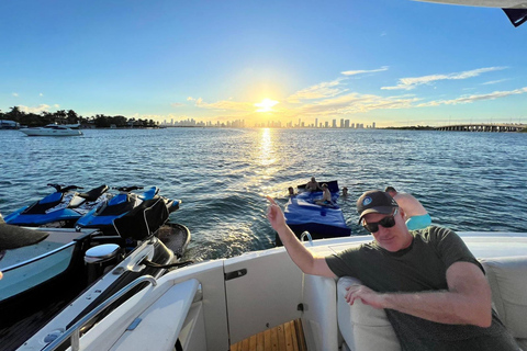 Miami : Croisière privée sur la ville de Miami Beach avec un guide françaisVisite de 2 heures