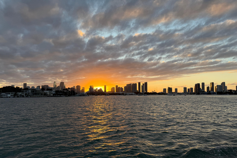 Miami Sunset Boat Tour: Celebrity Mansions & Skyline