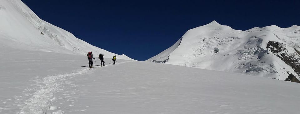 Expedition till Himlung Himal (7 126 m) - 33 dagar | GetYourGuide