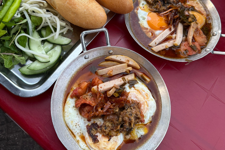 Da Nang: excursão a pé pela comida de rua e espetáculo Charming Da NangDa Nang: Excursão a pé pela comida de rua e espetáculo Charming Da Nang