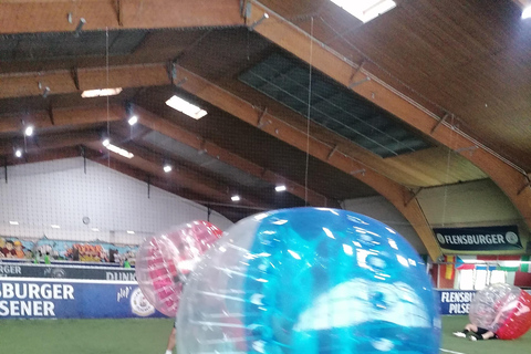Fútbol burbuja en Hamburgo, cerca de la ciudad (en césped artificial cubierto)Bubble Football en Hamburgo, cerca de la ciudad (en césped artificial cubierto)