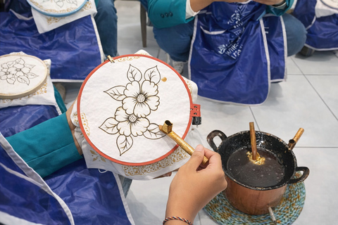 Yogyakarta: Batik-Making Workshop with Local Expert & Drink