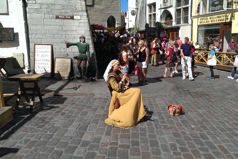 Tallinn: Old Town Walking Tour w/Local Guide & Hidden Gems