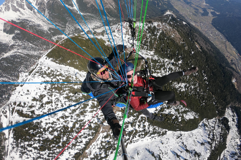 Fulpmes Schlick2000 - Winter Tandem Paragliding Flight Stubaital: Rollercoaster Action Winter Paragliding Flight