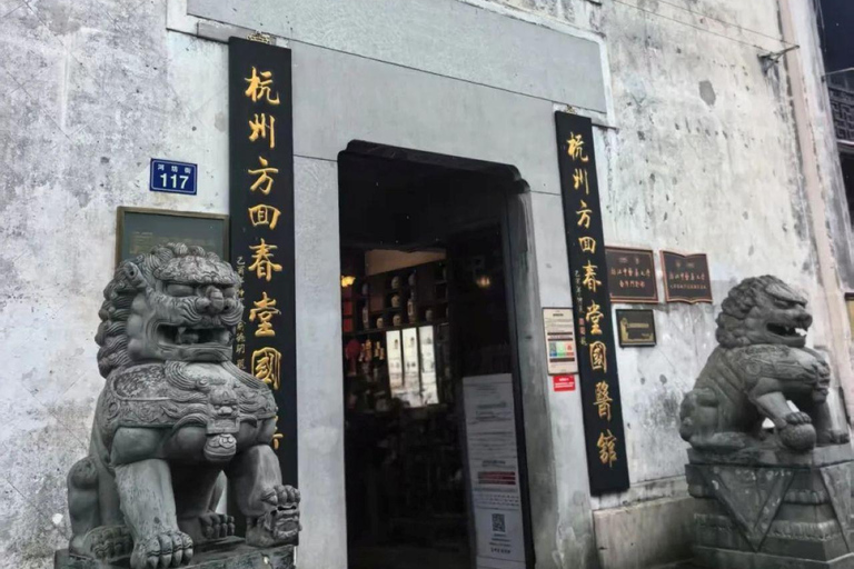 Hangzhou TCM ：Pulse diagnosis & herbal bag & Cupping Pulse diagnosis + traditional Chinese medicine sachets