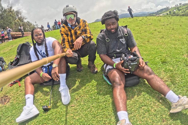 Medellin, San Felix: Paragliding Dejavu, die magische Erfahrung des FliegensMedellin, San Felix: Gleitschirmfliegen Dejavu, Stadtflug 20 min.