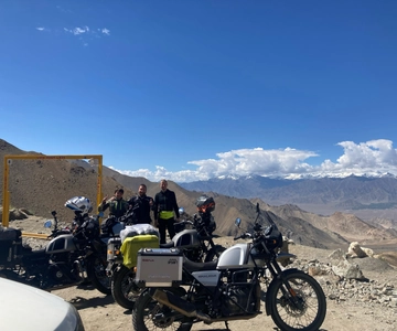 Desde Srinagar: Excursión de 6 días en moto a Leh y el Valle de Nubra