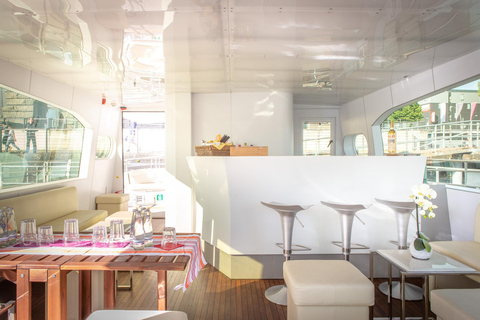 Exclusive Evening Spree Cruise in Berlin - End the Day on a Solar Catamaran Exclusive Evening Spree Cruise in Berlin - Group Ticket