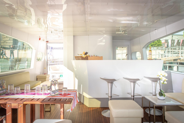 Exclusive Evening Spree Cruise in Berlin - End the Day on a Solar Catamaran Exclusive Evening Spree Cruise in Berlin - Group Ticket