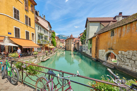 Annecy: Express Walk with a Local in 60 minutes