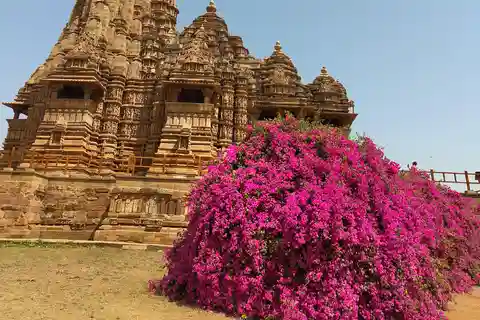 From Delhi: Agra and Khajuraho 3-Day Tour with Train Tickets