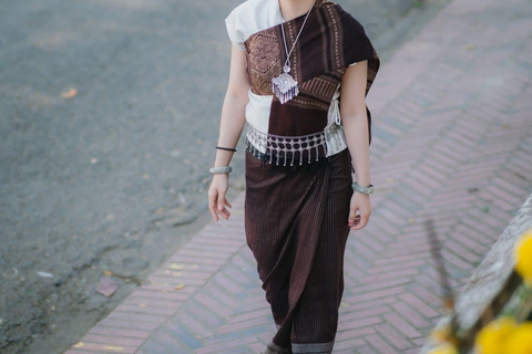 Luang Prabang: Traditional Lao Costume Rental & Photoshoot Full Cultural Experience: Costume, Photoshoot & Workshop