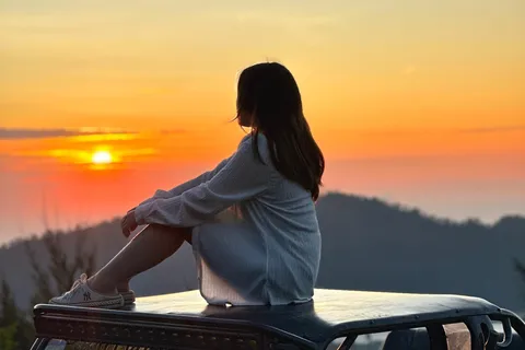 Bali : Lever de soleil sur le Mt Batur en jeep avec sources d'eau chaude et temple flottant