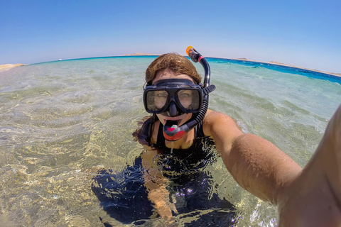 Sharm El-Sheikh: Desert & Waves Adventure / Lunch Option 2 : ( 1 x DBL Parasailing + Banana + Tube )