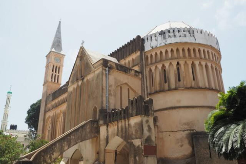 桑给巴尔：监狱岛、石头城和日落阿拉伯独桅帆船巡航在此选项中，从石头城接人