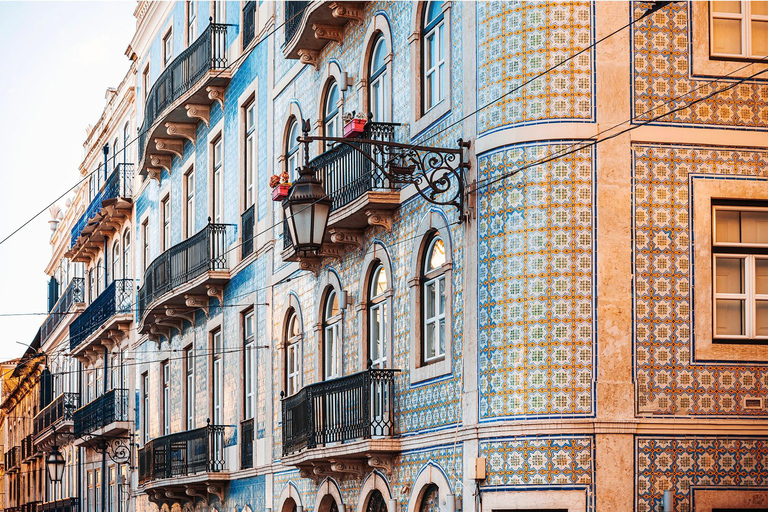 Lisbona: tour storico della città vecchia in Tuk Tuk.Giro guidato in tuk tuk di un'ora