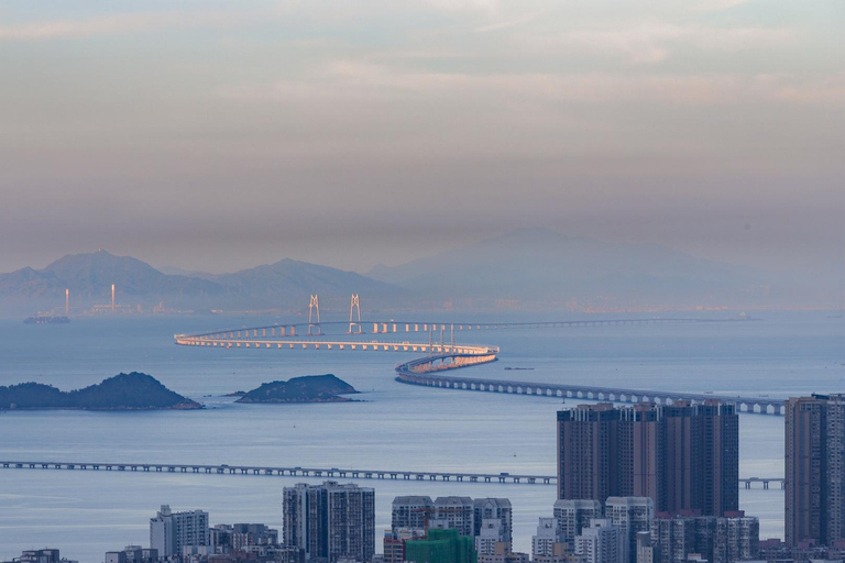 Zhuhai: Bridge Boat Tour, Qi'ao Island & Lunch Day Trip