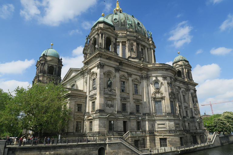 Berlin: One-hour city tour by boat from/to Museum Island