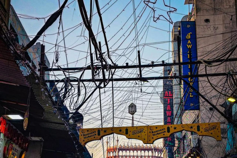 Delhi: Old Delhi Heritage Walk+Rikshaw Ride & Spice Market