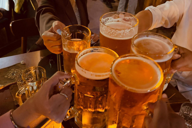 Vientiane: Guided Nightlife Tour with Street Food & Bar