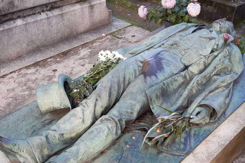 Paris: Père Lachaise Cemetery (Small Group Tour) Paris: Père Lachaise Cemetery Walking Tour (English)