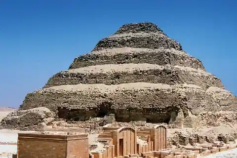 Cairo: 3-Day Guided Cairo and Pyramids Tour with Nile Cruise