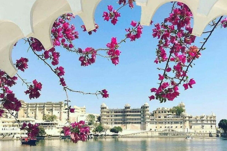 6-Day Golden Triangle Tour with Pushkar & Udaipur 6-Day Private Tour with 5*Hotels