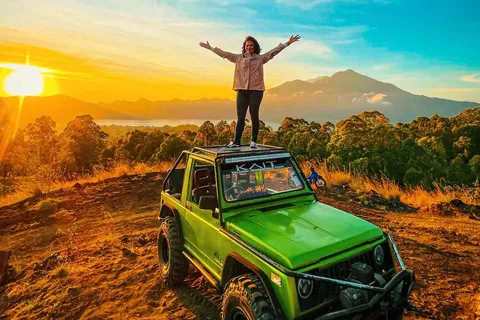 Monte Volcán Bali Amanecer en Jeep, Lava Negra y Aguas Termales