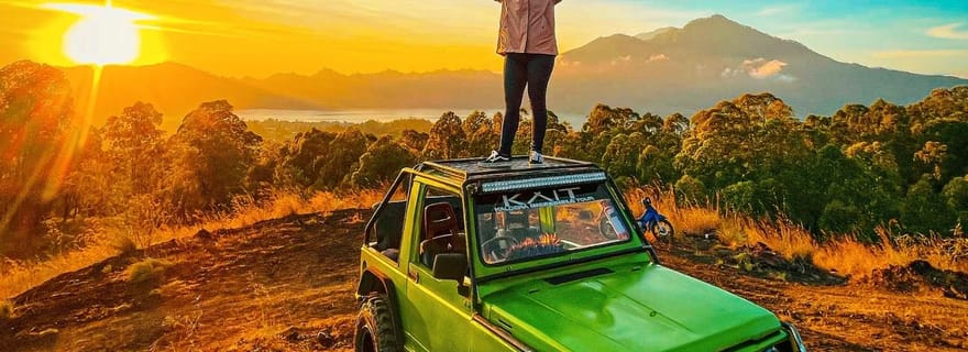 Mont Volcan Bali Jeep Lever de soleil, lave noire et source d'eau chaude