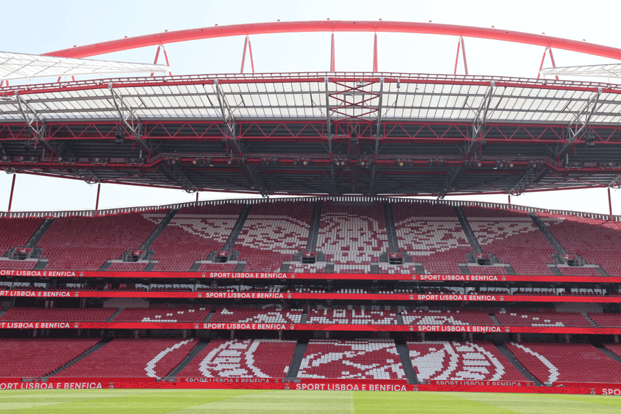 Lissabon: Tour durch das Benfica Luz-Stadion mit Souvenir-Schal. Foto: GetYourGuide