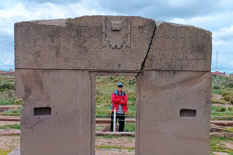 From La Paz: Tihuanacu & Titicaca Lake in one day with lunch