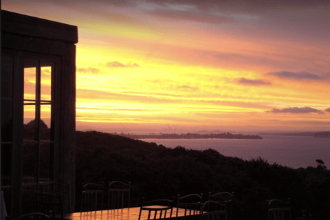 Tour panoramico di Waiheke al tramonto con degustazione di vini e ristoranti