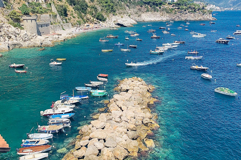 Amalfi coast tour with skipper from Salerno to Positano