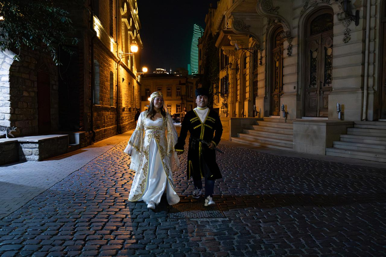 Baku: Old City Photo Tour with Traditional Outfits