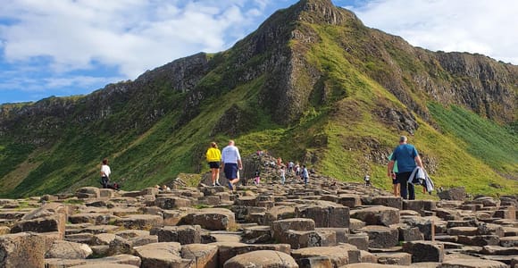 Giant&#39;s Causeway: Private Tour by Five Star Luxury Transfers