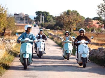 Excursion en Vespa dans les Pouilles : visite de Polignano a Mare, Conversano et Monopoli
