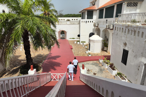 Accra: Osu Castle, Kwame Nkrumah Museum, and Fantasy Coffins Accra Private Tour Experience