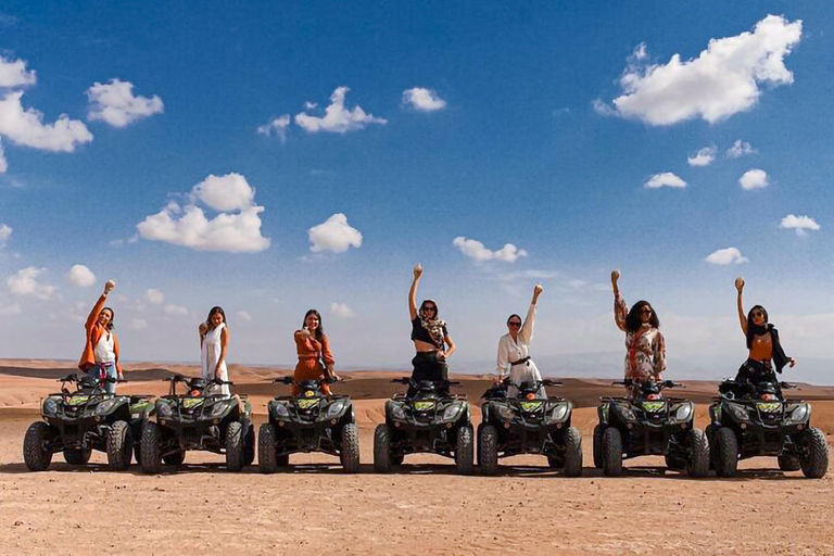 Marrakesz: Agafay Quad Tour z przejażdżką na wielbłądzie, kolacją i pokazemMarrakesz: Agafay Desert Quad Bike, Przejażdżka na wielbłądzie i Dinner Show