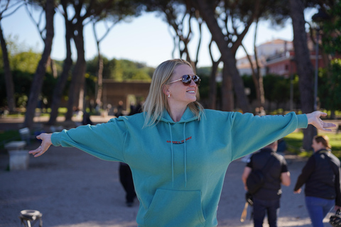 Rzym: Wycieczka po mieście Vespą ze zdjęciami i degustacją słodyczy