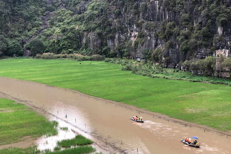 Ninh Binh liten grupp från Hanoi: Båt, cykel och vardagslivNinh Binh liten grupp från Hanoi: Båt, cykel och vandring