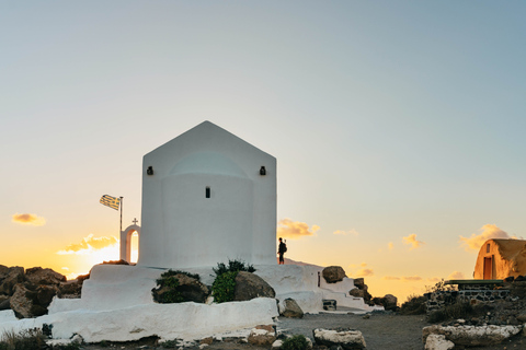 Santorini: Caldera Trail Guided Hike and Sunset Viewing