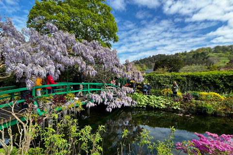 Von Paris aus: Ganztagestour in Giverny &amp; Versailles - Private Tour