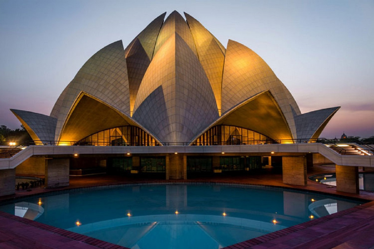 From Delhi: 3 Days Golden Triangle Tour With Taj Mahal 3-star hotel accomodation, A/C Car & local Guide Only.