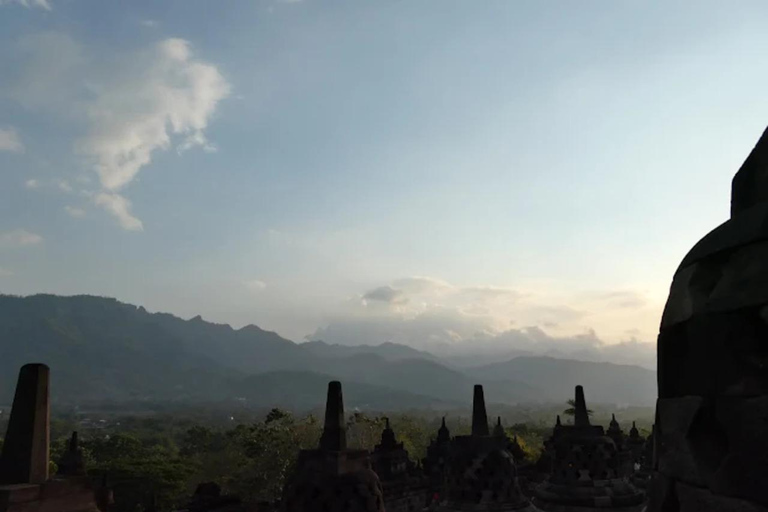 Borobudur tample, Cycling & Elo River Rafting Tour