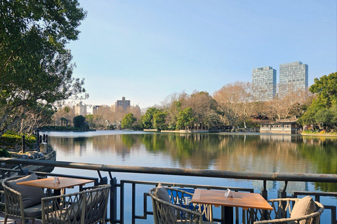 Shanghai: Local Food Market and Park Walking Tour