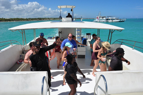 Punta Cana: Katamaran-Partyboot mit offener Bar und SnacksKatamaran Partyboot mit offener Bar in Punta Cana