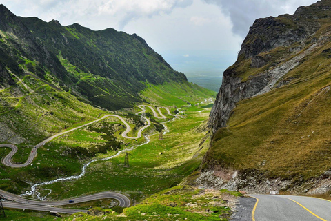 Bucharest: Valsan Valley and Transfagarasan Day Trip