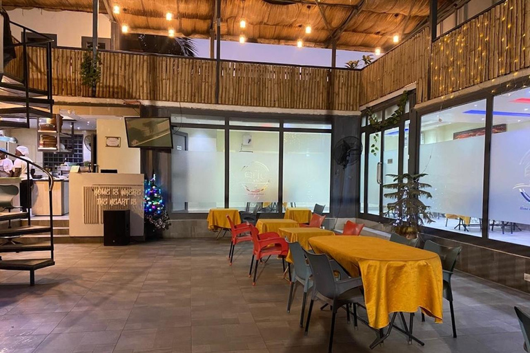 Accra: Ghanaian Food Tasting Experience with Music