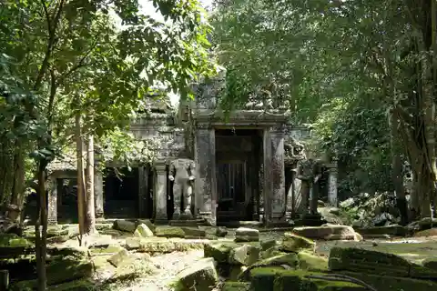 From Siem Reap: Preah Khan, Neak Pean & Grand Circuit Tour